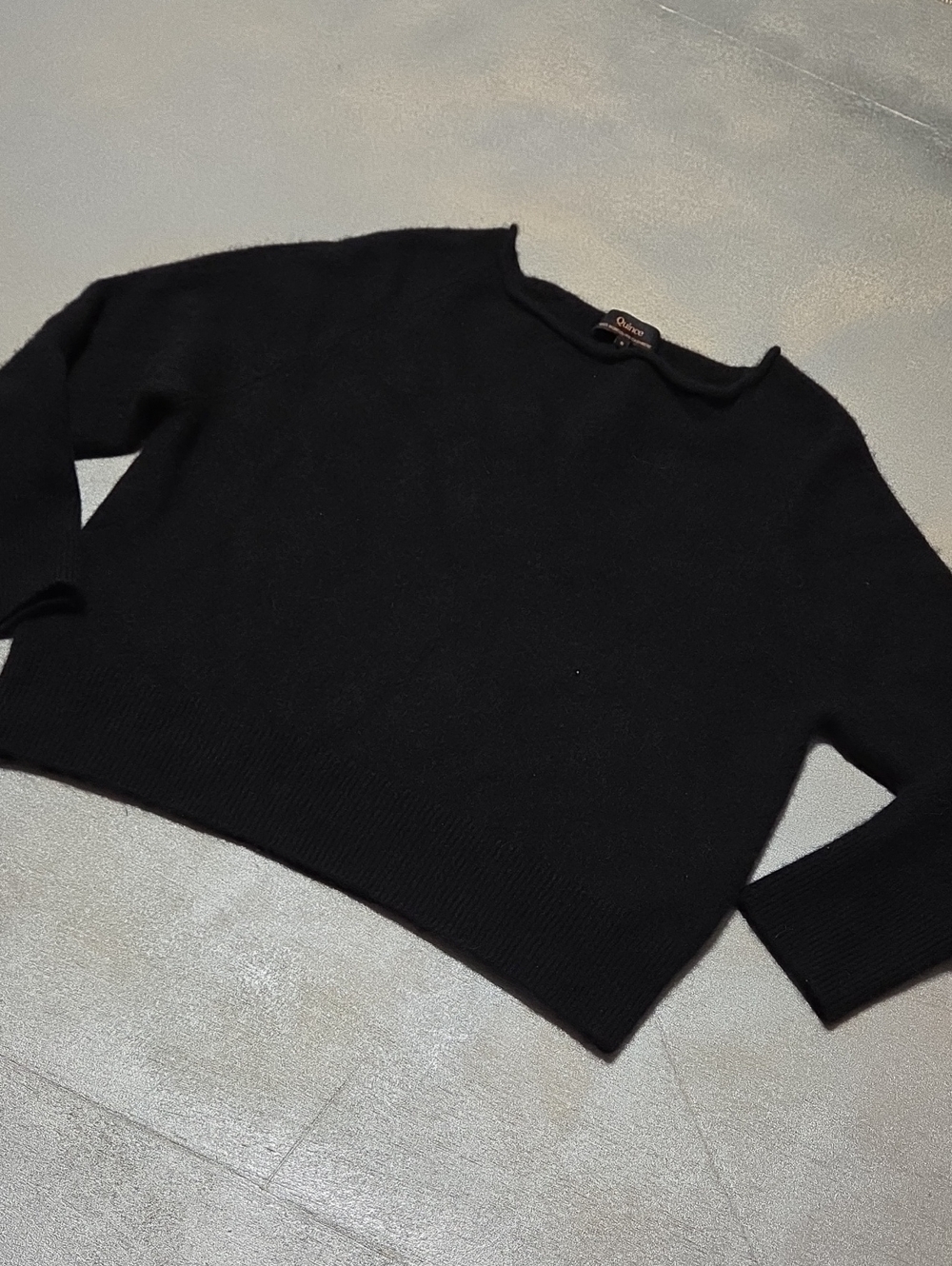 Quince 100 % Cashmere Black Crewneck Sweater